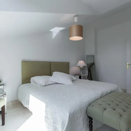 Bristol Park Apartment *