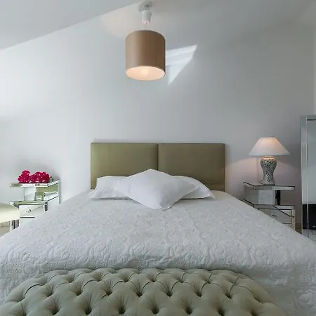 Bristol Park Apartment