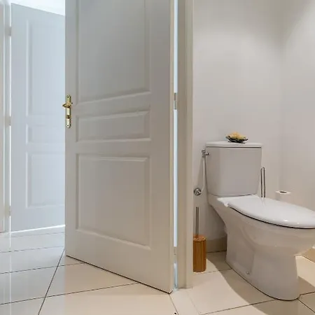 Bristol Park Apartment *