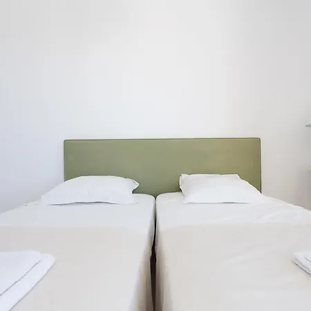 Bristol Park Apartment